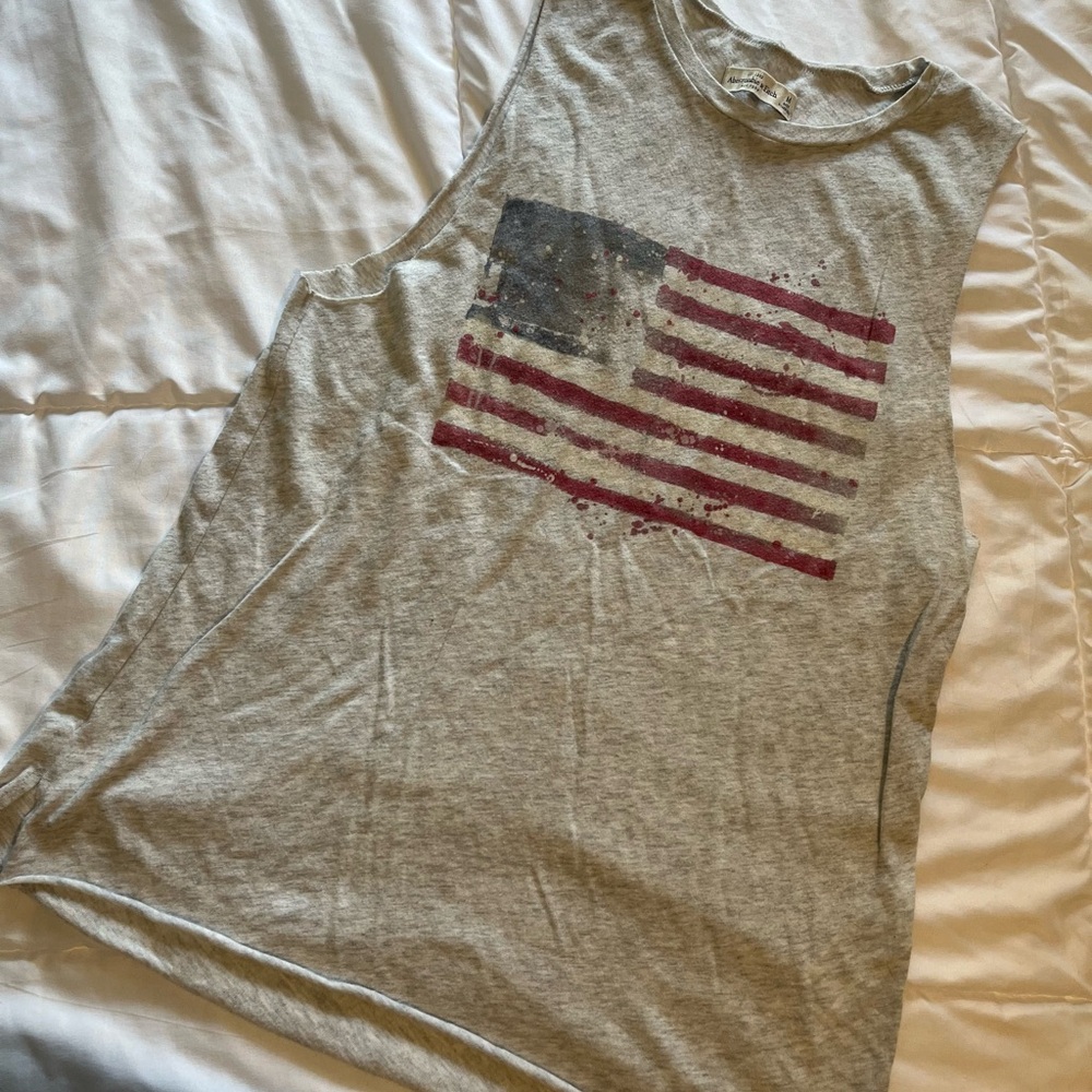 Abercrombie & Fitch White Red Muscle Tee Asymmetrical Graphic